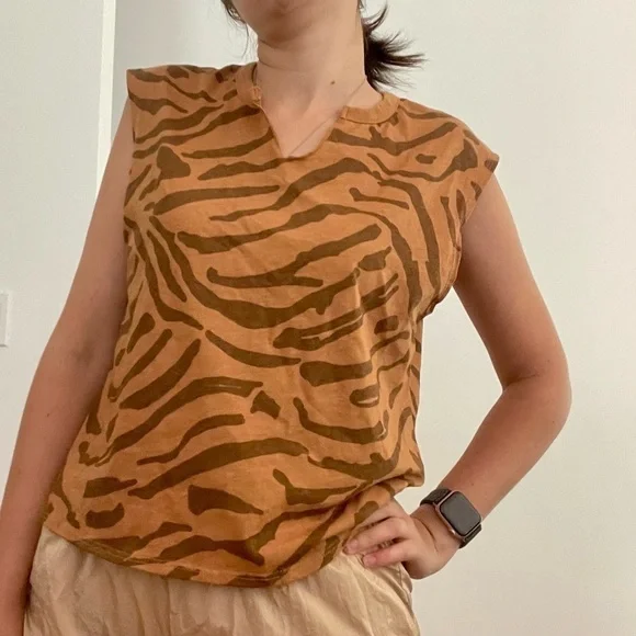 ANTHROPOLOGIE LEOPARD PRINT V-NECK TANK  TOP - XS - Picture 3 of 11